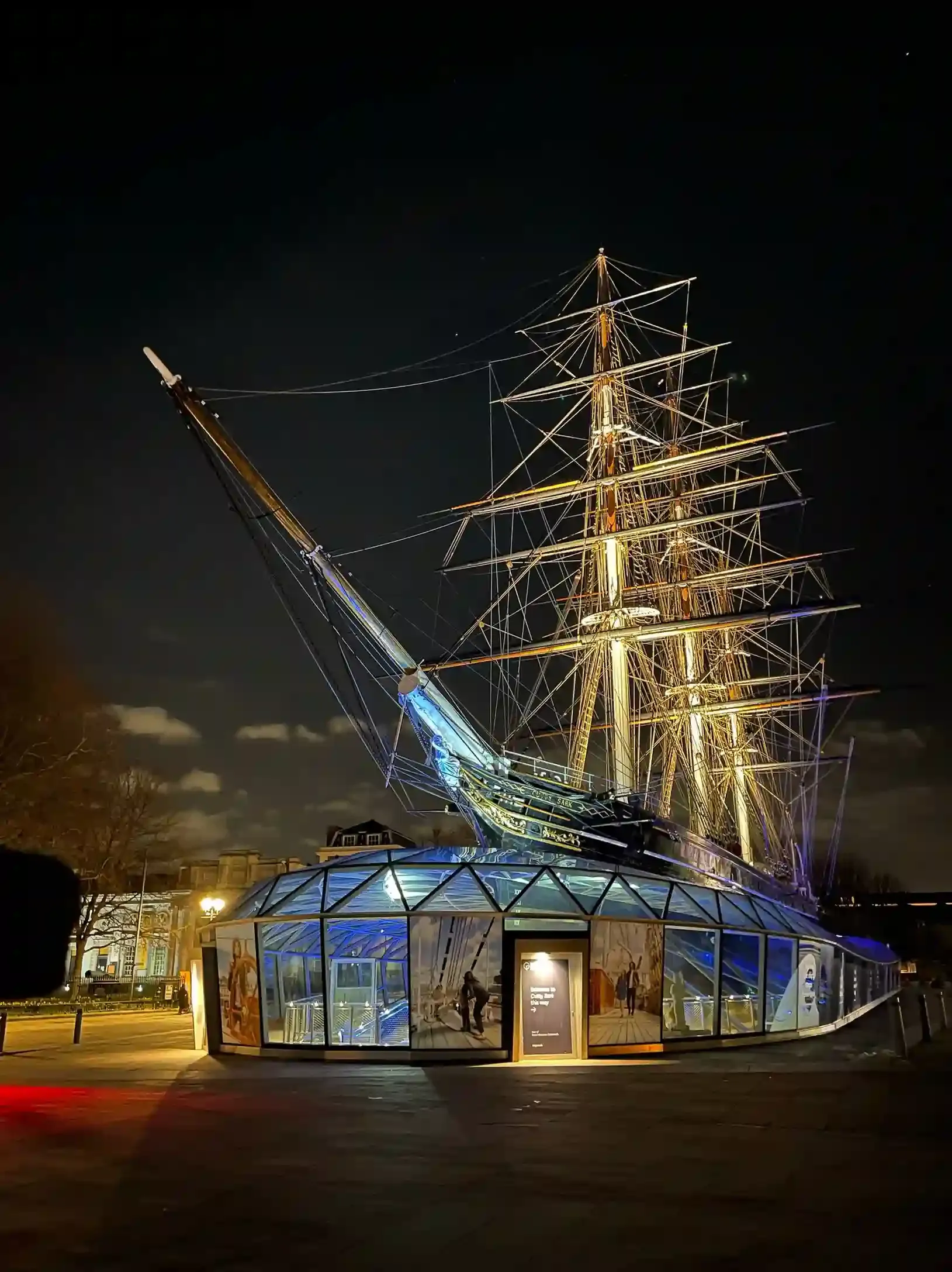 The Cutty Sark and Old Royal Naval College at Greenwich, the eastern end of Thames river sightseeing